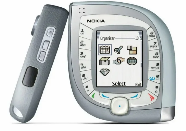 12- Nokia 7600 (2003)