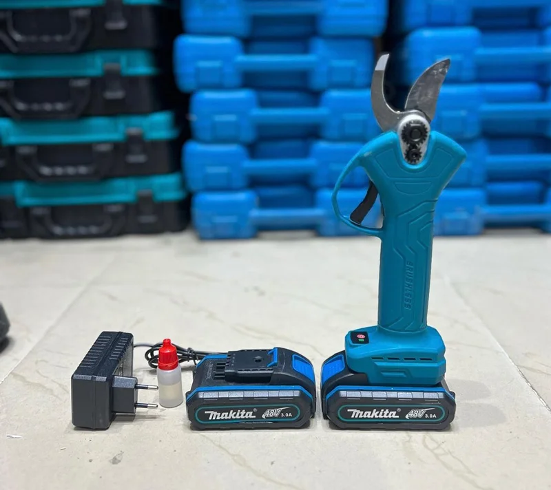 خرید بهترین قیچی باغبانی شارژی